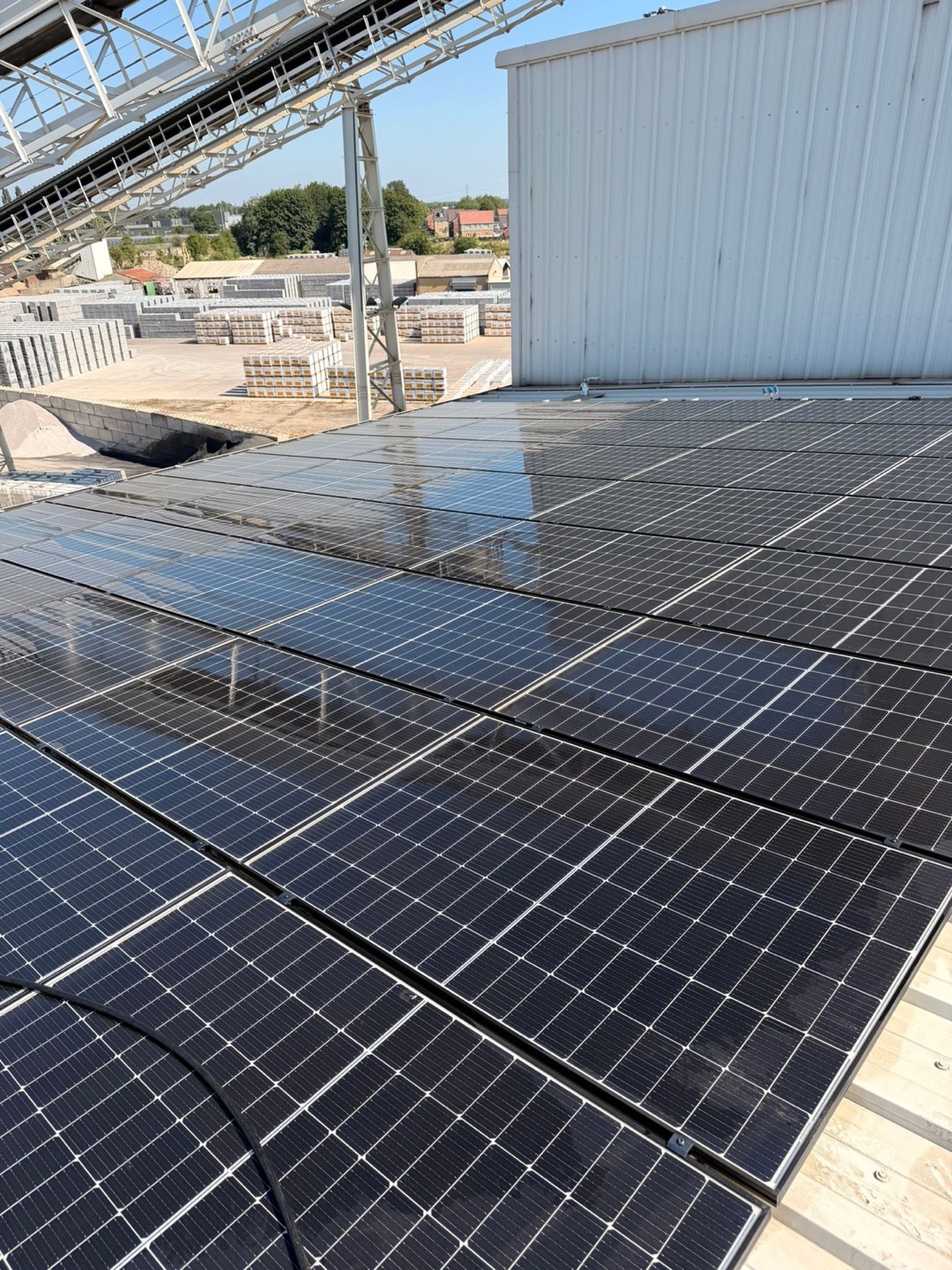 Plasmor solar array detail